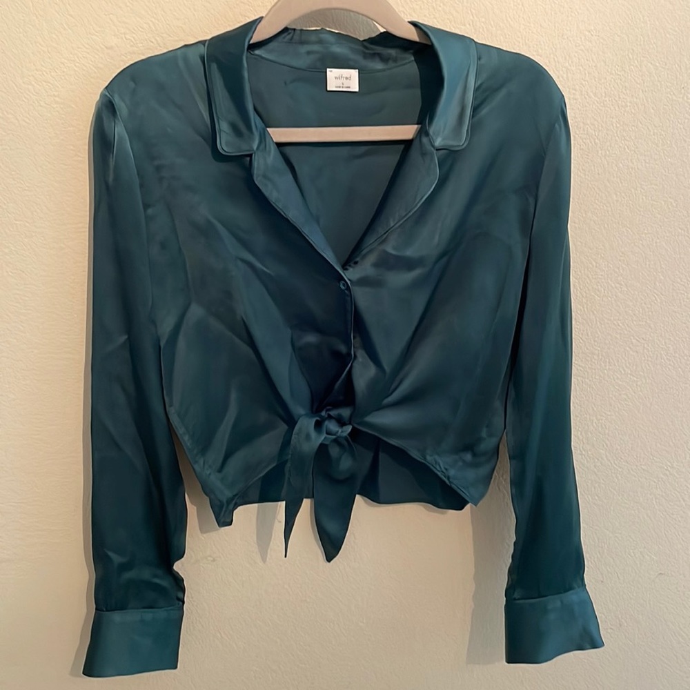 Aritzia tie front blouse